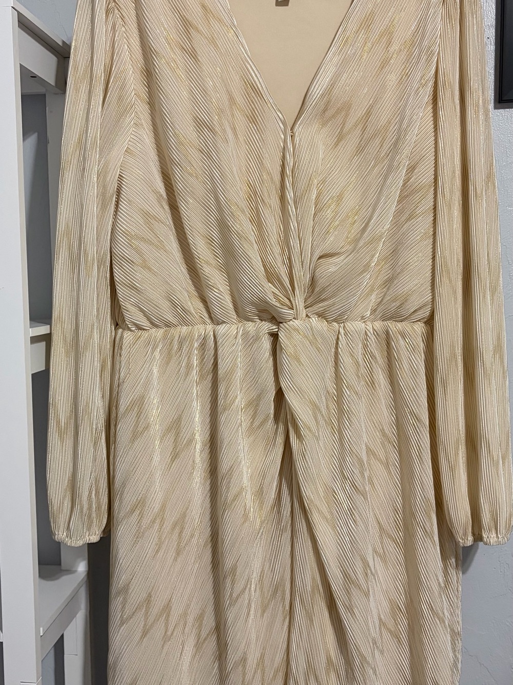 Cato Cream Long-Sleeve Twist-Front Pleated Dress